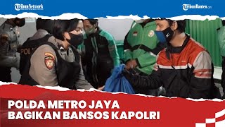 Polda Metro Jaya Bagikan Bansos Kapolri kepada Warga yang Membutuhkan di Tengah Kenaikan Harga BBM