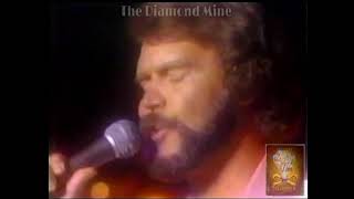 Glen Campbell LIVE in RENO! 1980 ~ " Highwayman " ( Jimmy Webb )
