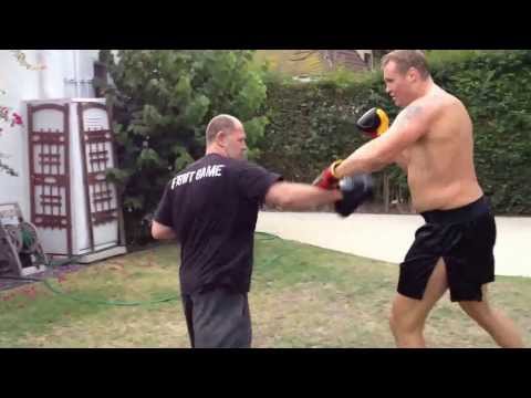Semmy Schilt & Rob Kaman having a training session