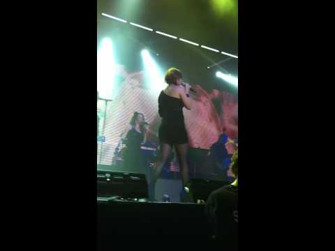 Idol Live! Turné 2011 Jay & Minnah- Bad romance (Linnea&Elin)