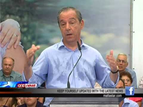 Franco Debono se jivvota kontra l-ministru Austin Gatt.