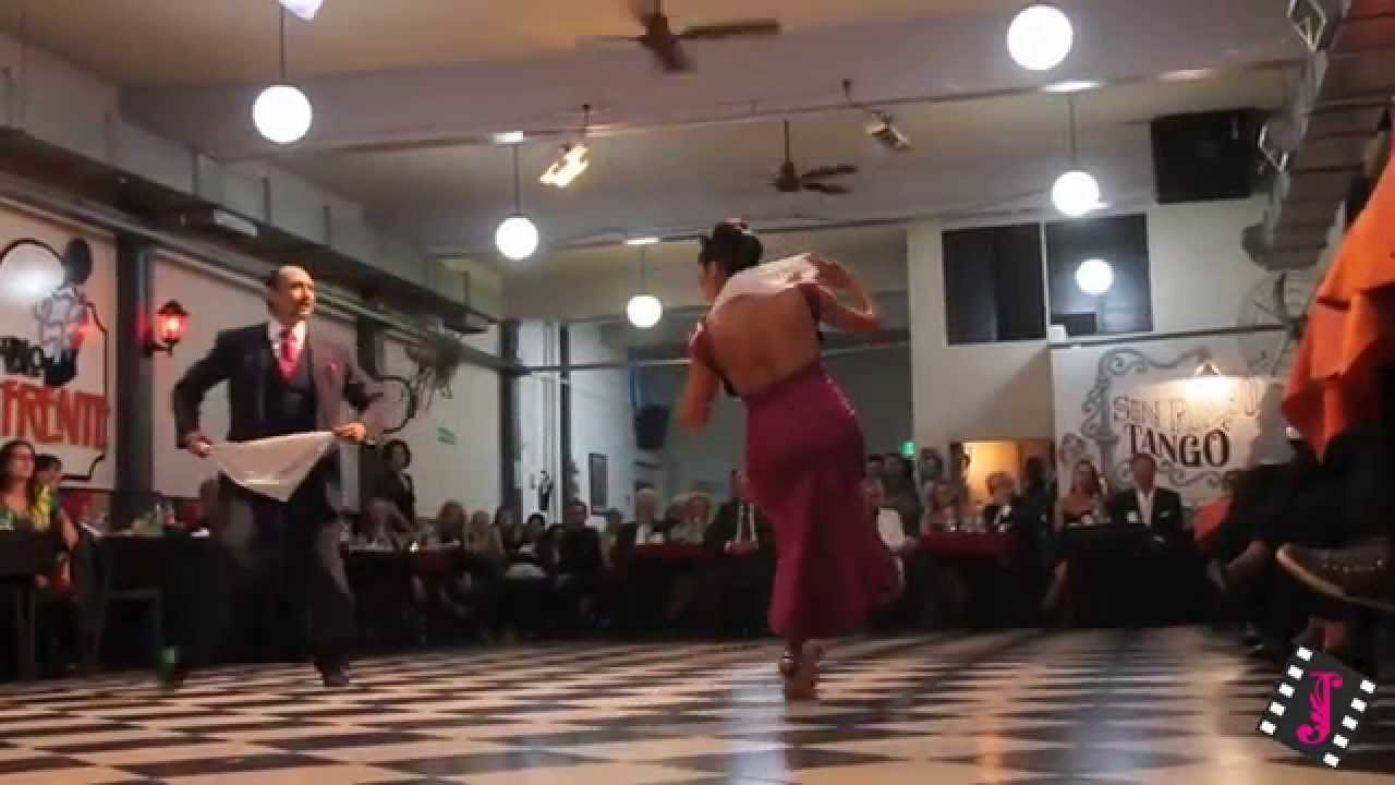 VIDALA BARBOZA Y OMAR CACEREZ en el Sin Rumbo ( Zamba: Gallito del Aire - Argentino Luna)