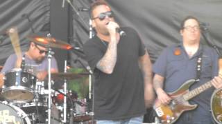 Uncle Kracker - &quot;Intro/Nobody&#39;s Sad On Sat. Night&quot; &amp; &quot;Sun Goes Down&quot; Live at The Innsbrook, 7/30/14