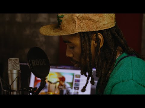 Stxnga Don't judge no book