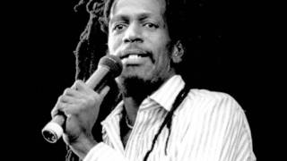 Gregory Isaacs - Poor And Clean