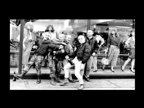 Skinheads dem a come