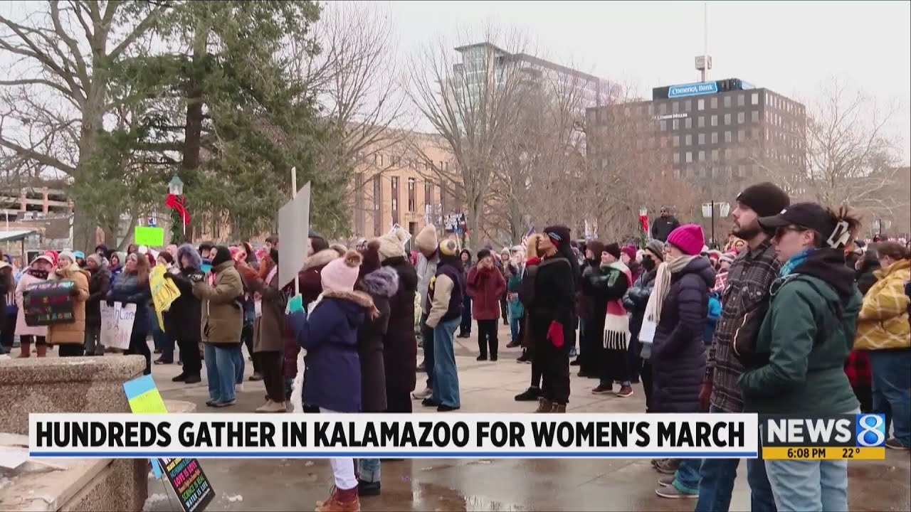 Hundreds gather in Kalamazoo for Women's March
