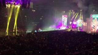 Zum ersten Mal Nintendo - Philipp Poisel live concert at Olympiahalle Munich Germany 2017