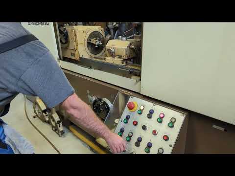 Worm Grinding Machine GSU320 PC | Mikromat  