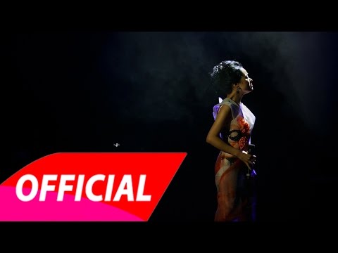 Thể hiện bởi Hoàng Quyên
