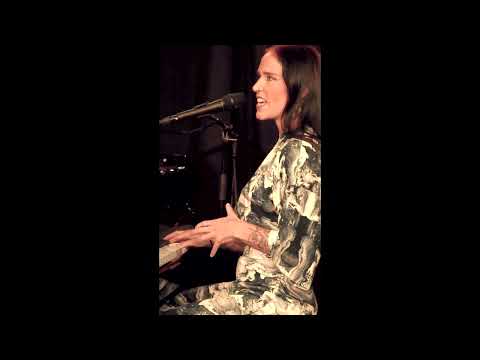 La Chica - La loba.(extrait) Live La Mesòn Marseille 5 juin 2022