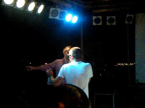 2Fingerz feat Dargen D'Amico - Sms alla madonna + Figli del caos + Via Vai  (Live @ Poetto Cagliari)