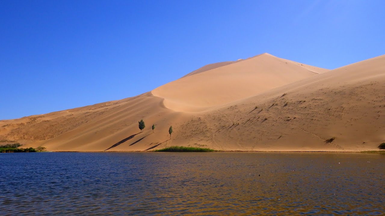 Which is the freshwater lake in the Sahara?