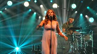 Baby don&#39;t leave me alone with my thoughts - Lake Street Dive