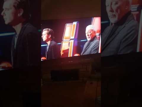 Shakira - The Voice UK - audition! Sweet jesus; #thepotentialisREAL