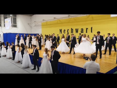 A 13.b osztály tánca - Keringők