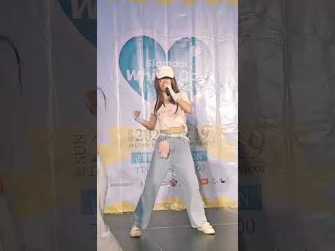 [ Jeney Fancam ] NEVER GiVE UP - AKIRA-KURO Live at SIAMDAL WHITEDAY PARTY @Donki mall Thonglor