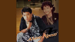 Download lagu Sebatang kara mp3 Download lagu Sebatang kara mp3