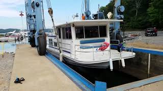 preview picture of video '1972 Gibson 36 foot houseboat lift out'