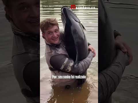 Pescador captura tambacu de 41 kg em Caldas Novas (GO)