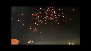 Khom Loi-Sky lantern festival -Chaing mai, Thai Nov.08,2022　　　　　　　　　　　　　　　　　　コムロイ　２０２２年11月８日　タイチェンマイ