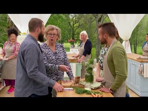 Birgitta Rasmusson skäller ut Johan Sörberg - Hela Sverige Bakar (TV4)