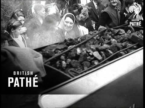 Britain Mourns Tommy Handley (1949)