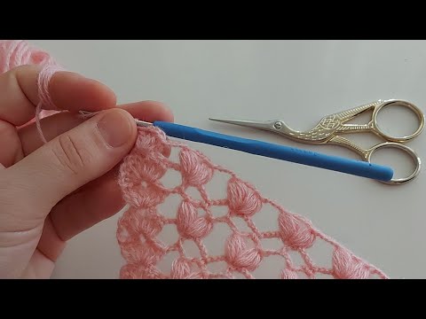 easy crochet triangle shawl pattern / shawl knitting pattern / crochet shawl tutorial