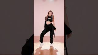 Pinky up - katseye 💅