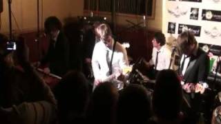 100 Monkeys Poison Oak