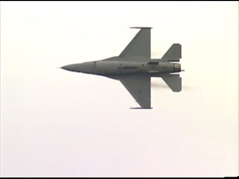 F-16 Fighting Falcon and P-51 Mustang at the Wings of Eagles Air Show 1997