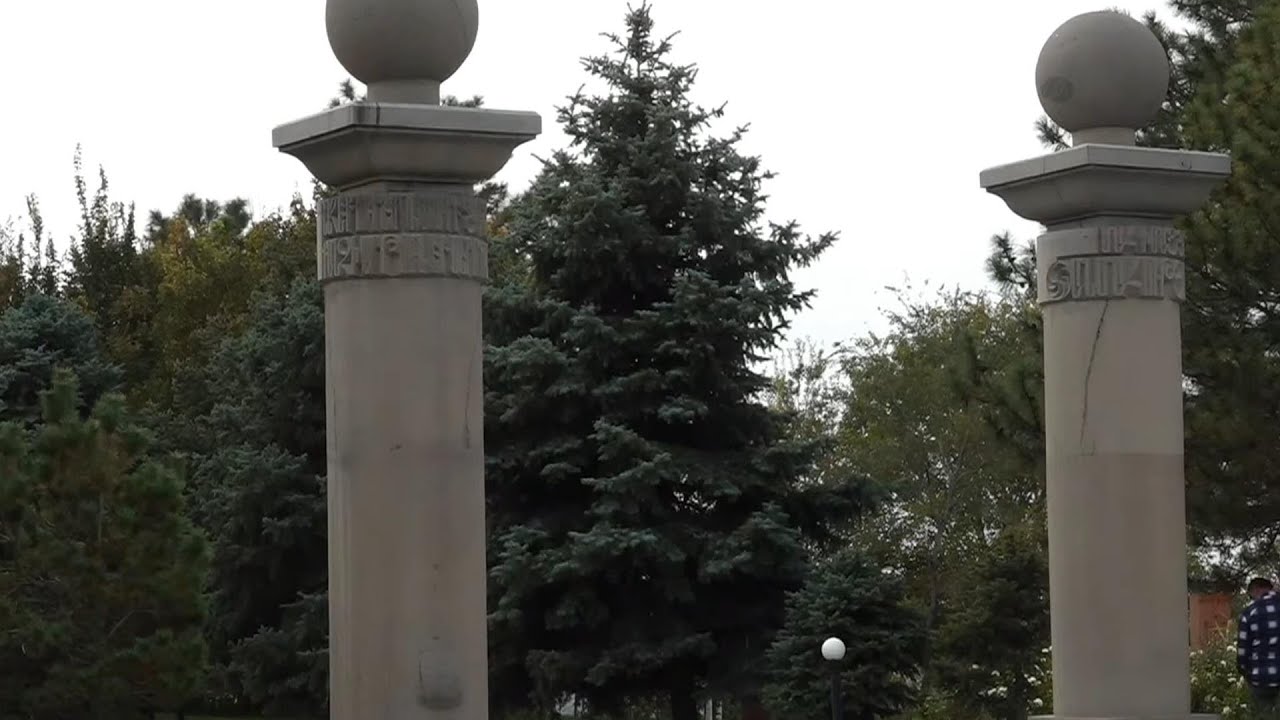 #Ուղիղ․ Հոկտեմբերի 27-ն է․ պաշտոնյաները և քաղաքացիները այցելում են Եռաբլուր