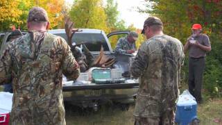 preview picture of video 'Smoldering Lake Moose hunting Adventures'