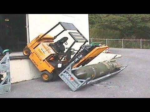 Такое Редко Увидишь! Косяки Работников Снятые на Камеру