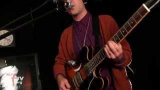 Milagres - "Sunburn" (Live at WFUV)