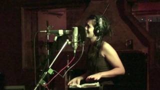 Review - Estamos todos solos