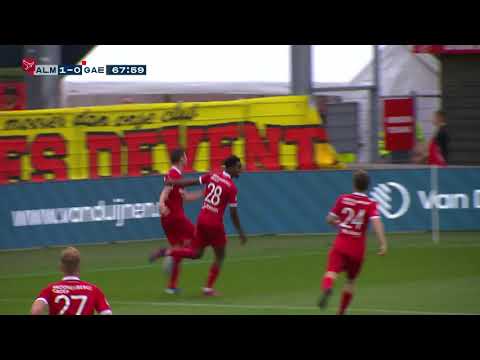 Almere City-spits Harrison geniet van gevangen biertje