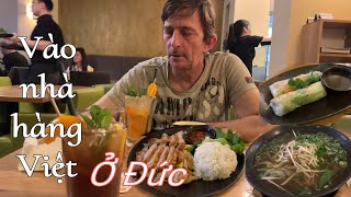 Vào nhà hàng Việt Nam ăn phở, Andi thích món vịt nướng, trà tắc | Cuộc sống ở Đức