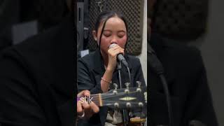 Download lagu DHEA GEMOII - HIKMAH DIRI song (COVER) POJOK SUARA VERSI AKUSTIK mp3