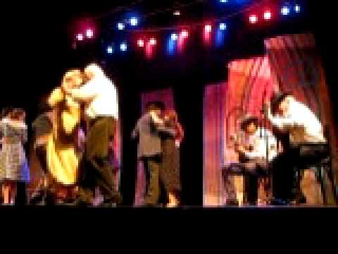 El Porteñito, tango, en El Conventillo de la Paloma, Teatro El Globo de Buenos Aires, en Dic 2010