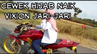 Download lagu Gadis hijab naik vixion jari-jari mp3