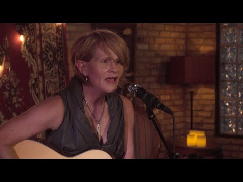 Shawn Colvin - "Kill The Messenger" (Live From Arlyn Studios, 2020)