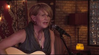 Shawn Colvin - "Kill The Messenger" (Live From Arlyn Studios, 2020)