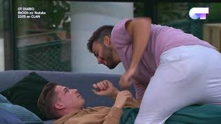 Raoul y Agoney interpretan su canción con Los Javis | OT 2017