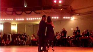 Maria Bélen Giachello et Diego "El Pàjaro"Riemer Valse.AVI