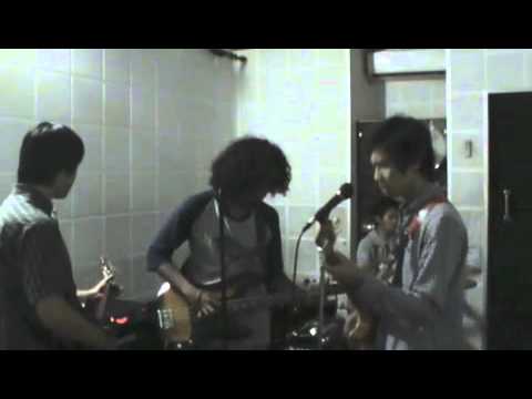 METRO P.O.L.I.S - RED BANANA