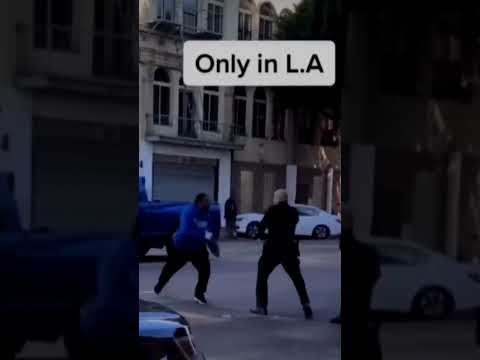 Homeless guy fight with 2 police officers in Los Angeles #streetfighter #ufc #mma #viral #memes