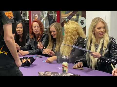 BURNING WITCHES SIGNING SESSIONS SWITZERLAND PART II SIX WITCHES INKL. COURTNEY COX  OF IRON MAIDENS