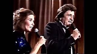 Johnny Cash &amp; June Carter - Baby Ride Easy (Live) | Christmas on the Road (1984)