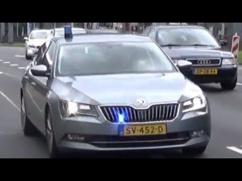 onopvallende politie en politie rijopleiding met spoed in Rotterdam